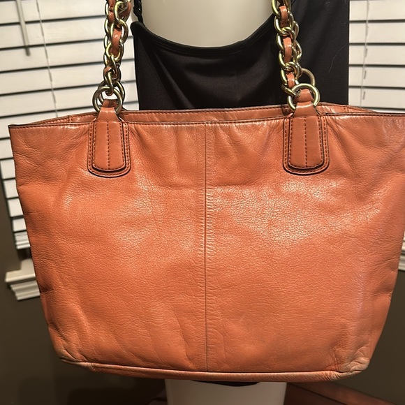 Coach Madison - Picture 6 of 15